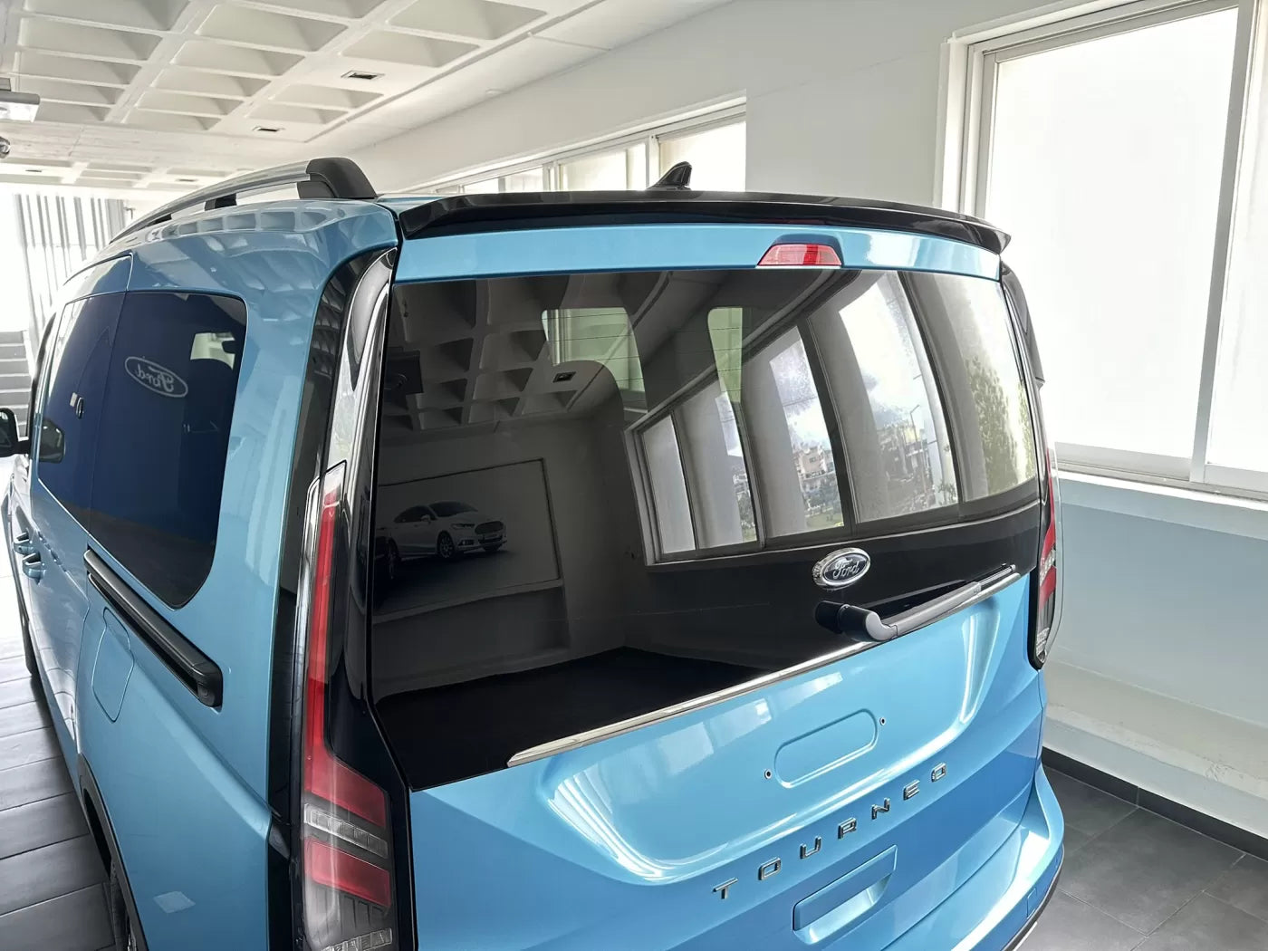 Roof Spoiler Barn Door - Ford Tourneo Connect