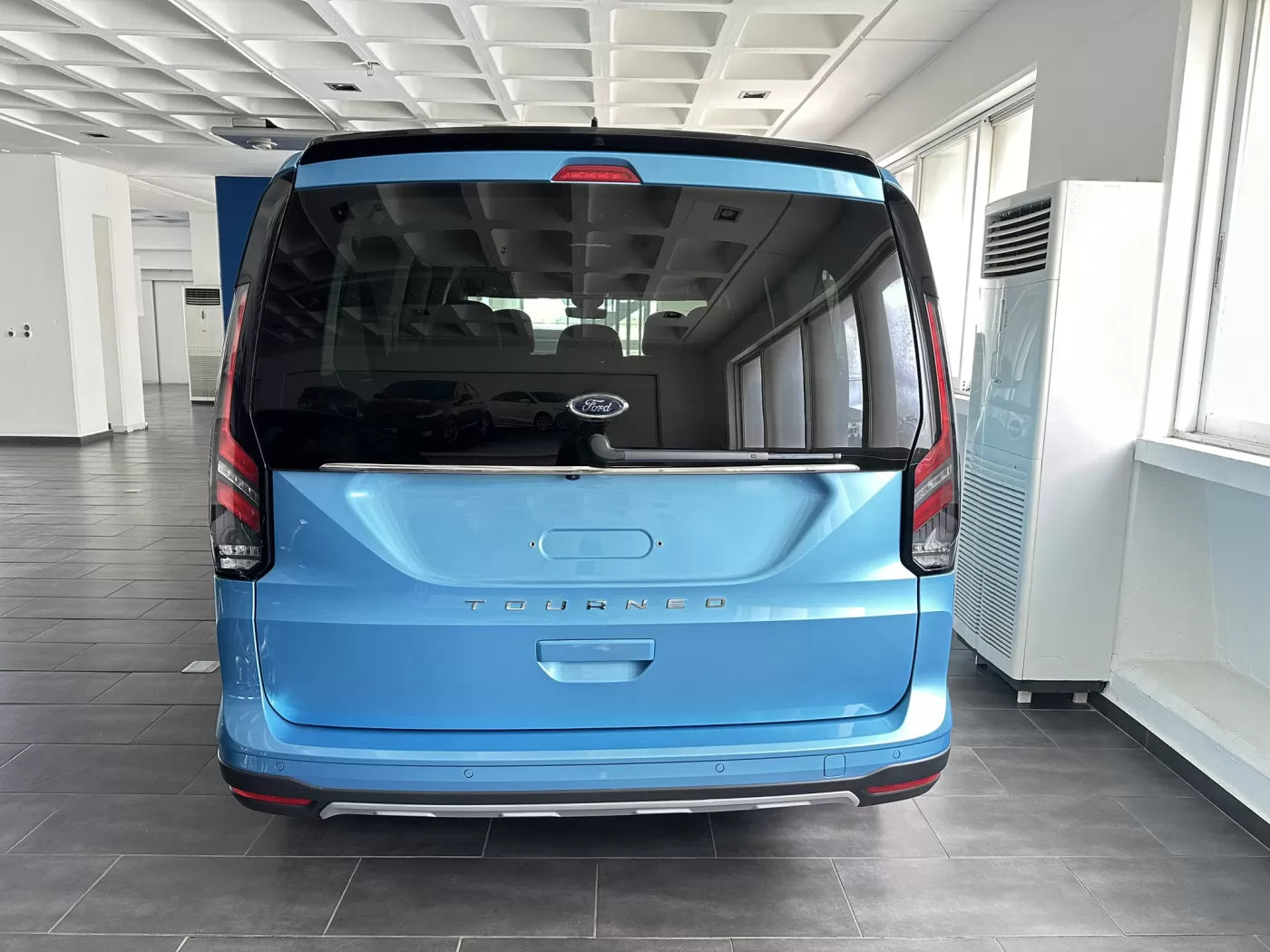 Roof Spoiler Tailgate Ford Tourneo Connect Mk3 (2022-)